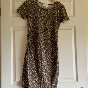 Leopard print maternity dress. Size small.